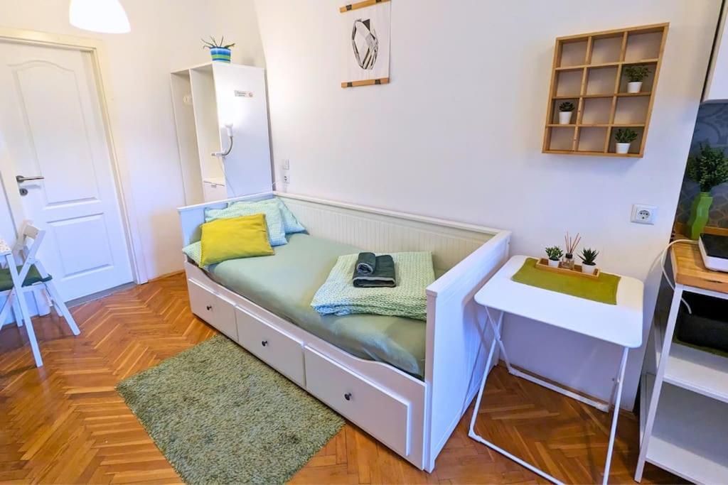 Cozy Ensuite Room In Zagreb Center Esterno foto
